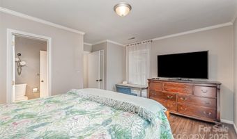 2722 Hillmont Dr, Charlotte, NC 28226
