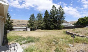 904 3rd St, Asotin, WA 99403