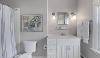 30 Bull St, Newport, RI 02840