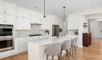 144 COWBIRD St, Lake Frederick, VA 22630