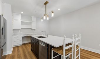 6101 BERKSHIRE Dr, Bethesda, MD 20814