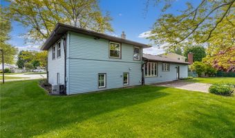 24 Glenbourne Ct, Amherst, NY 14221