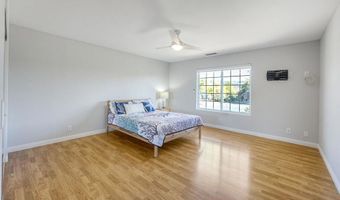 4876 Park Dr, Carlsbad, CA 92008