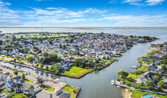 29 North Plz, Amity Harbor, NY 11701