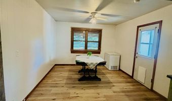 922 S Oak Ave, Aurora, MO 65605