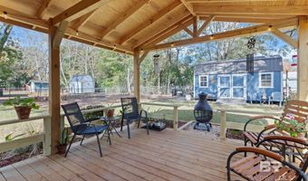 507 E Pine St, Atmore, AL 36502
