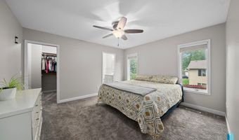 316 S Country Club Ave, Brandon, SD 57005