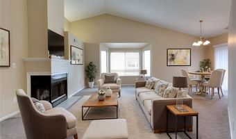 362 Village Pointe Dr, Akron, OH 44313