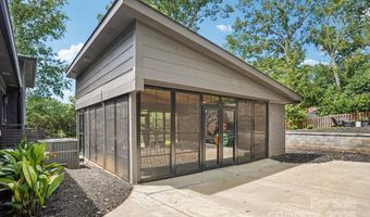 6038 Old Providence Rd, Charlotte, NC 28226