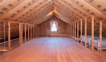 167 Meadow Ln, Middletown, RI 02842