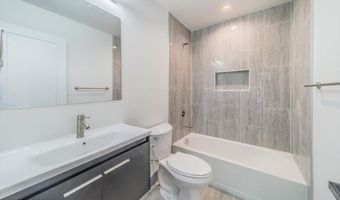 187 Grand Central Pkwy, Bayville, NJ 08721