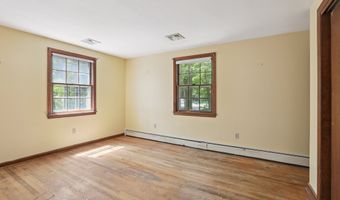 10 New Light Dr, Danbury, CT 06810