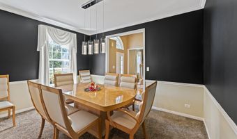 601 Woods Creek Ln, Algonquin, IL 60102