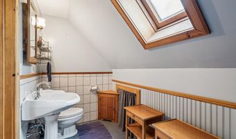 530 West Rd, Barnard, VT 05031