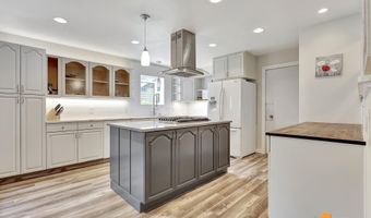 7001 Foothill Dr, Anchorage, AK 99504