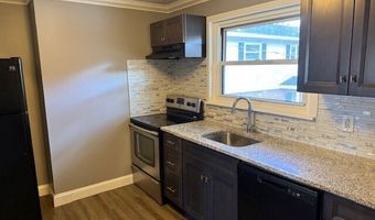 498 Oak Ave APT 28, Cheshire, CT 06410