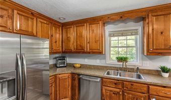 244 Parkwood Dr, Aylett, VA 23009