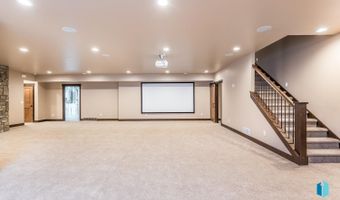 2816 E Sunflower Cir, Brandon, SD 57005