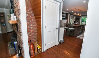 148 Middle River Rd, Danbury, CT 06811