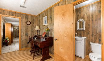 9106 E Swan Lake Rd, Altheimer, AR 72004