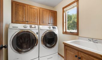 1300 26TH St SW, Austin, MN 55912