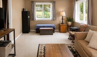 4 Julie St, Cumberland, RI 02864