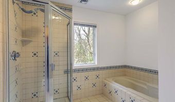 60 Pheasant Dr, East Greenwich, RI 02818