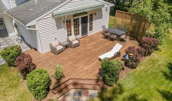 17 Northgate Dr, Albany, NY 12203