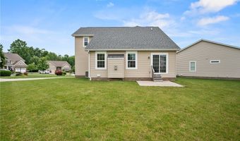 587 Surrey Dr, Aurora, OH 44202