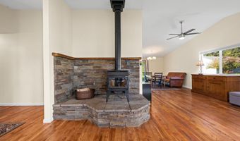 42020 FOREST COURT Ln, Astoria, OR 97103