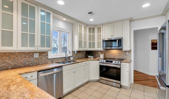 113 Arneytown Hornerstown Rd, Allentown, NJ 08501