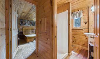 15 N Ridge Rd, Beaver Cove, ME 04441