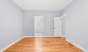 222 Briarwood Ct, Albany, NY 12203