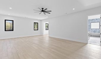 555 Versailles Dr, Auburn, GA 30011