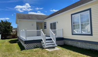 17 WHITE CRANE Dr, Berlin, MD 21811