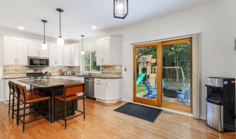 4614 Sawgrass Dr W, Ann Arbor, MI 48108