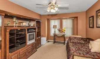 4 Victoria Dr, Amityville, NY 11701