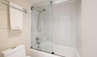 3375 N Country Club Dr 602, Aventura, FL 33180