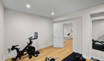 9501 WILDOAK Dr, Bethesda, MD 20814