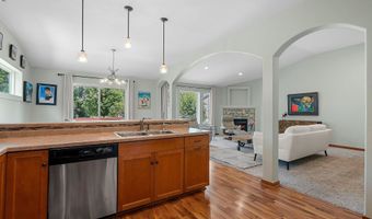 2744 W COMMONWEALTH Ct, Appleton, WI 54914