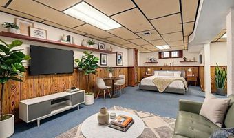 9885 Hubert Ave, Allen Park, MI 48101