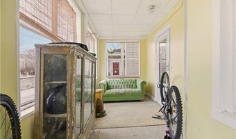 51 Warner St, Newport, RI 02840