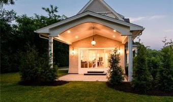 1 Knowlton Ct, Bristol, RI 02809