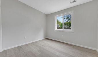 5 Mast Dr, Barnegat, NJ 08005