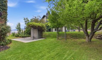 2941 OAKWOOD Dr, Bountiful, UT 84010