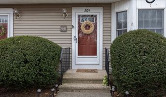205 Holly Hill Dr, Rocky Hill, CT 06067