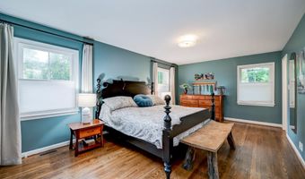 7016 WILSON Ln, Bethesda, MD 20817