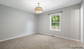 76 Selwyn Rd, Asheville, NC 28806