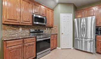 909 Jodie Dr, Weatherford, TX 76087