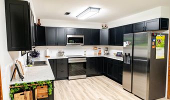 303 N Hudson Ave, Aurora, MO 65605